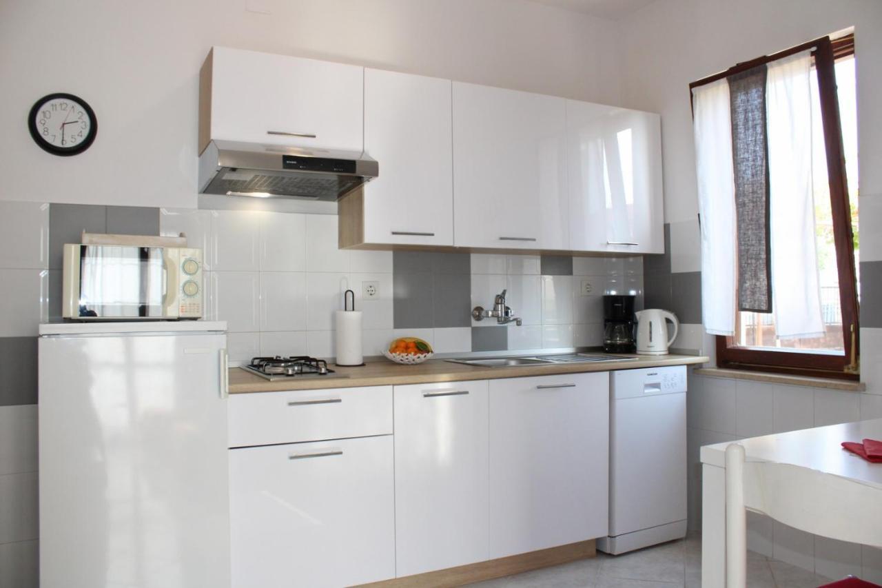Lily'S Lovely Apartments Фажана Экстерьер фото
