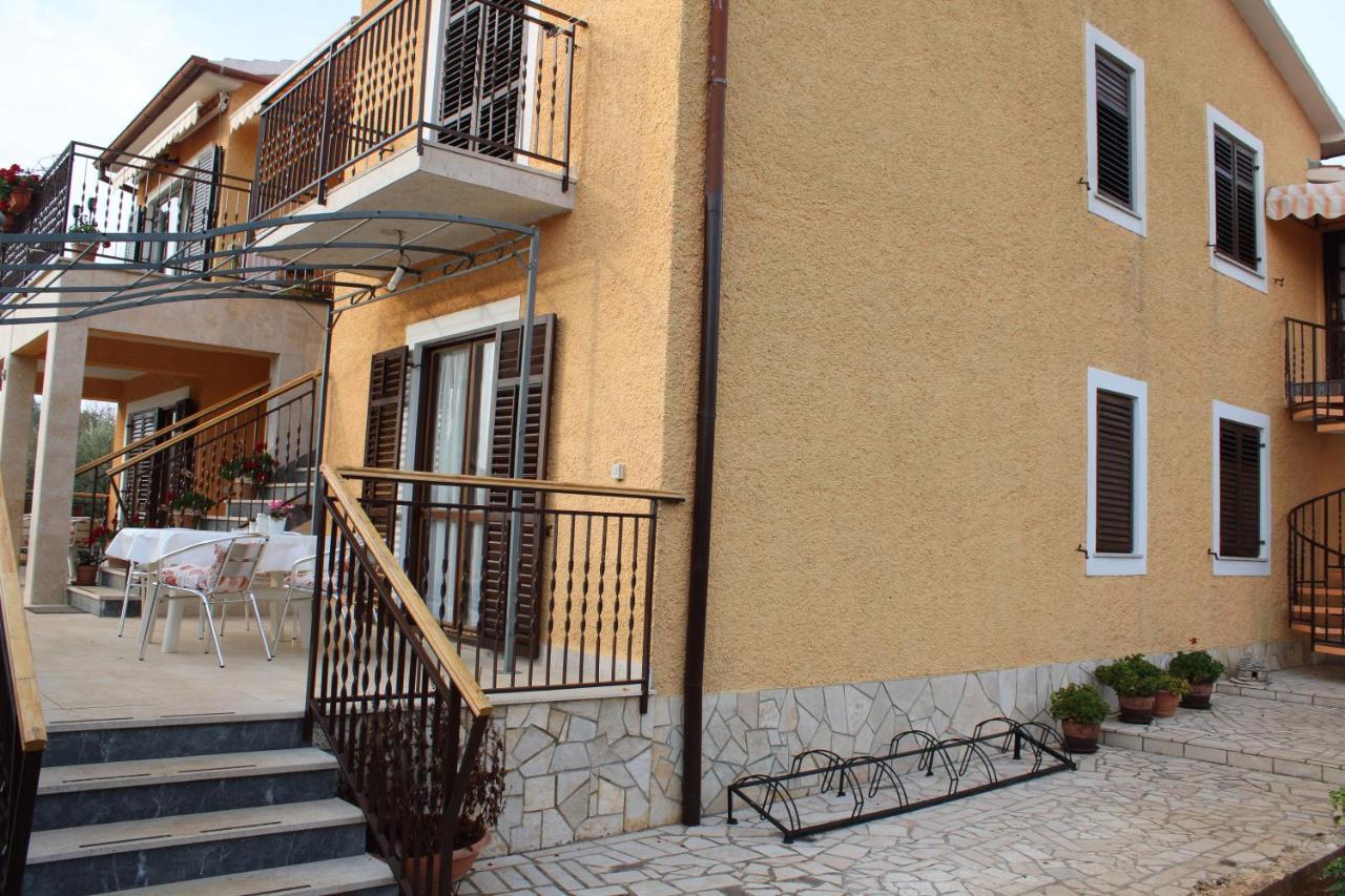 Lily'S Lovely Apartments Фажана Экстерьер фото