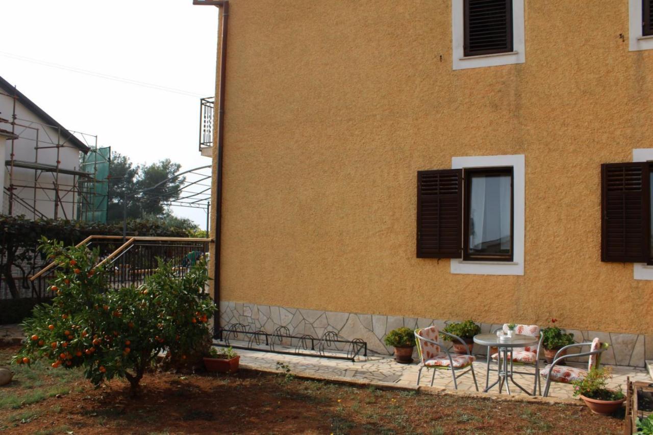 Lily'S Lovely Apartments Фажана Экстерьер фото