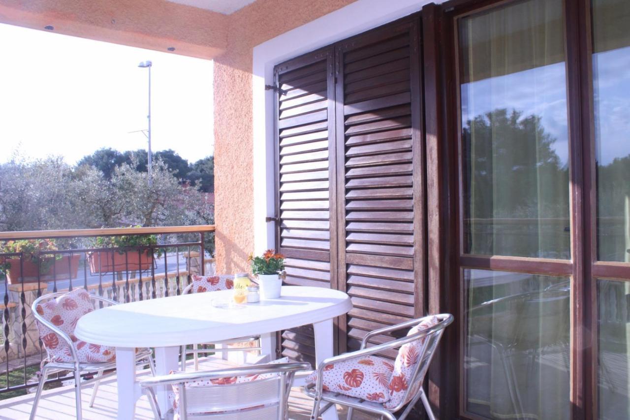 Lily'S Lovely Apartments Фажана Экстерьер фото